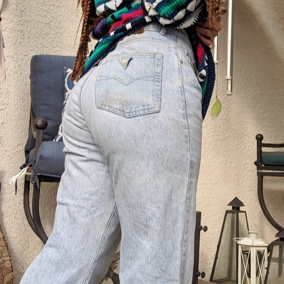 ∆ Distressed Vintage Guess Jeans∆ - Picture 2 of 4